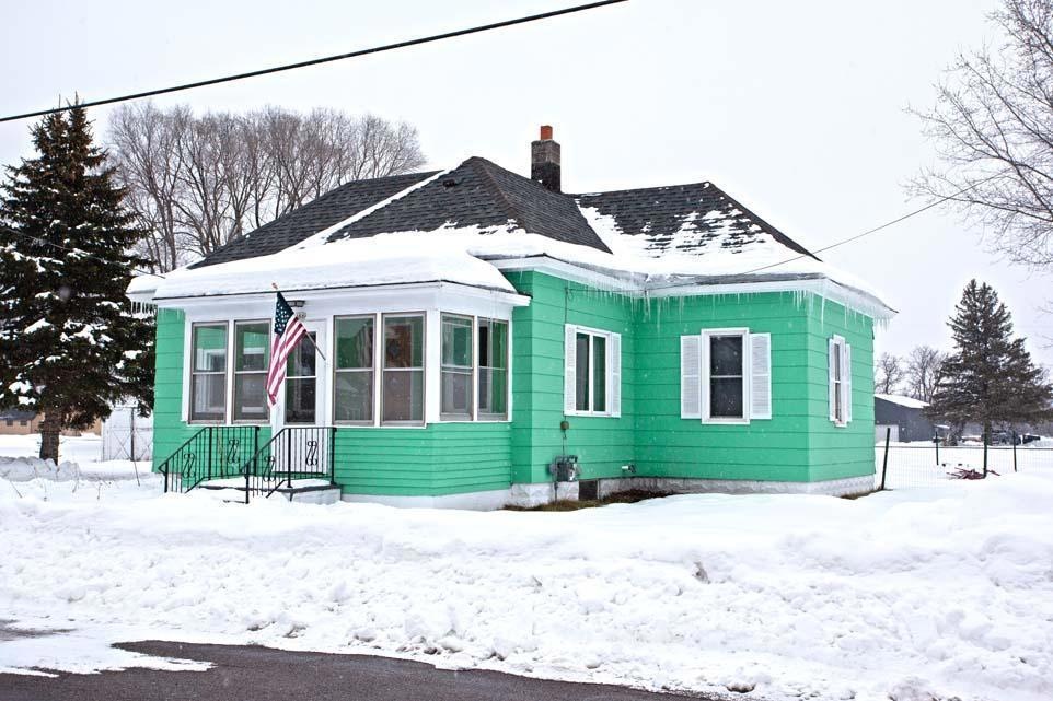 466 Main front rt.jpg