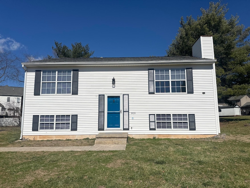 909 Samantha Circle