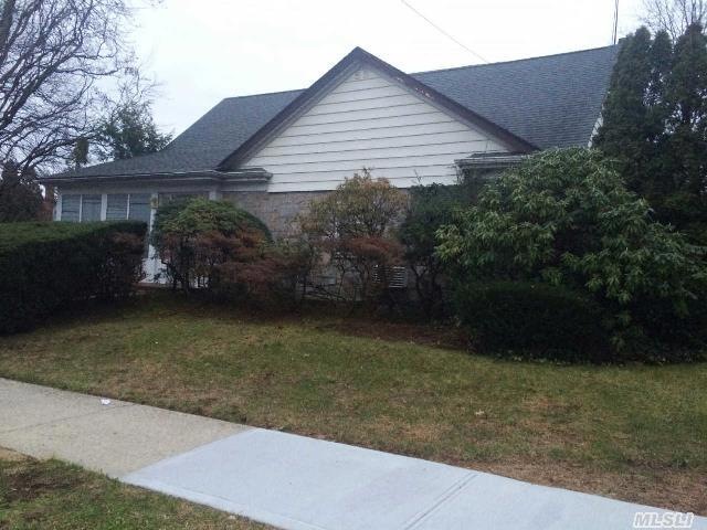 82-04 188th St, Hollis, NY 11423 - photo 1