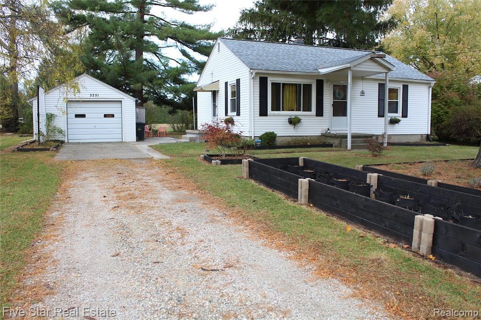 3251 Lynne Ave, Flint, MI 48506 - photo 1