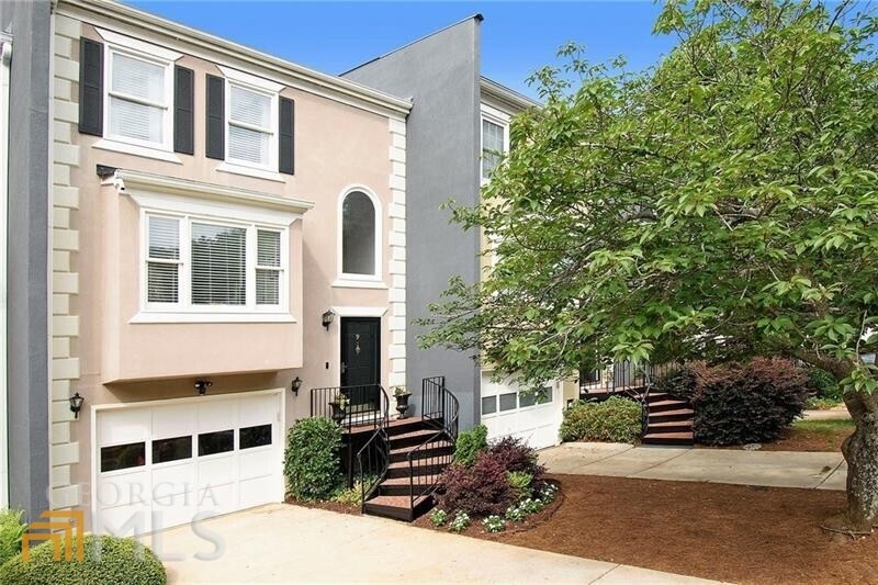 Wonderful 3-bedroom townhome in City of Decatur