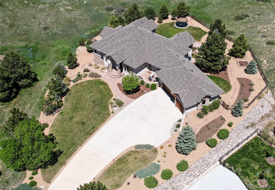 Sprawling Ranch Estate on 1.5 acres with views