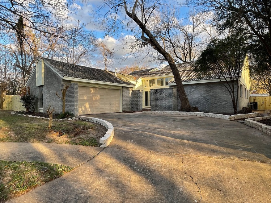 3903 Athlone Ct, Houston, TX 77088 - photo 1