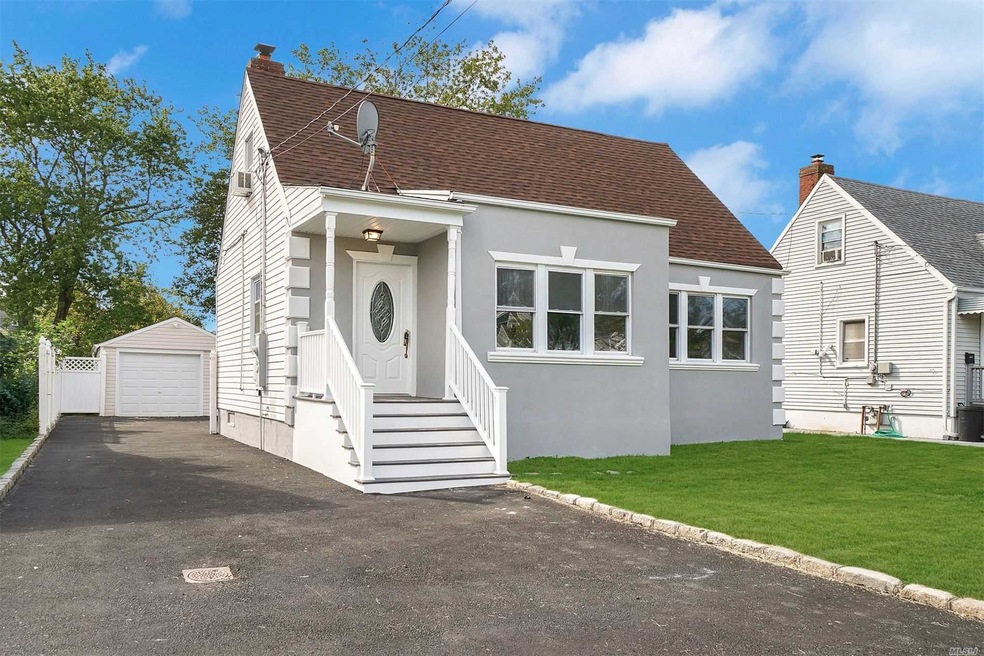 260 Roosevelt Ave, Freeport, NY 11520 - photo 1