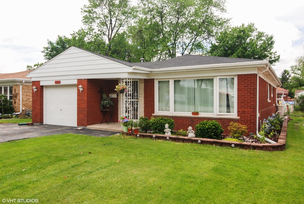 1638 Gardner Rd, Westchester, IL 60154 - photo 1