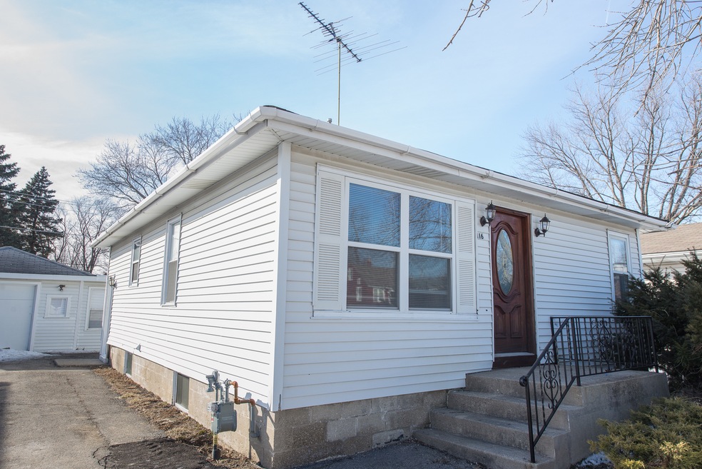 116 N Frolic Ave, Waukegan, IL 60085 - photo 1