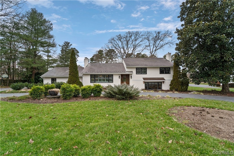 Great curb appeal and plenty of parking