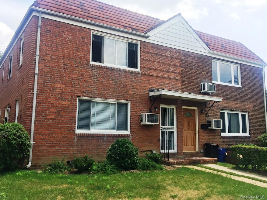 76-41 170th St unit 2nd Floor, Flushing, NY 11366 - photo 1