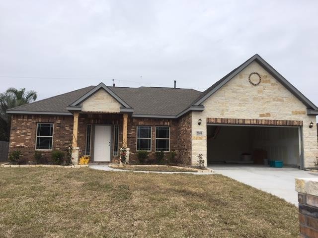 2305 Hedgerose Ln, Bay City, TX 77414 - photo 1