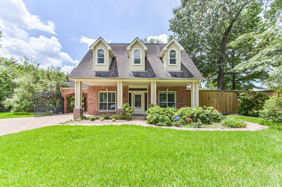 1327 Glourie Dr, Houston, TX 77055 - photo 1