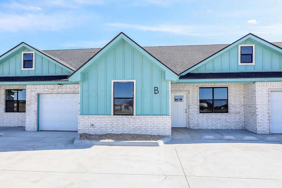 For Rent $1,525/month