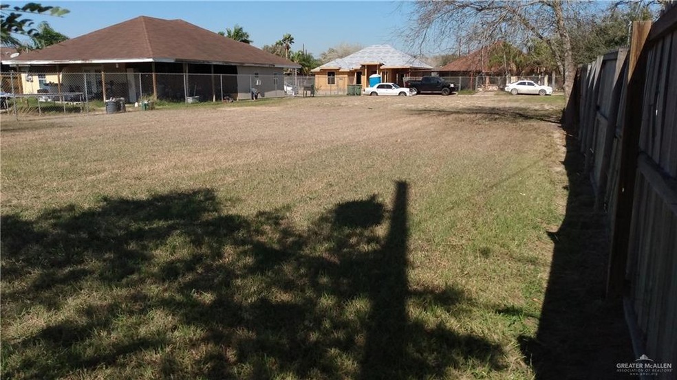 2005 Puerto Rico Ave, Weslaco, TX 78596 - photo 1