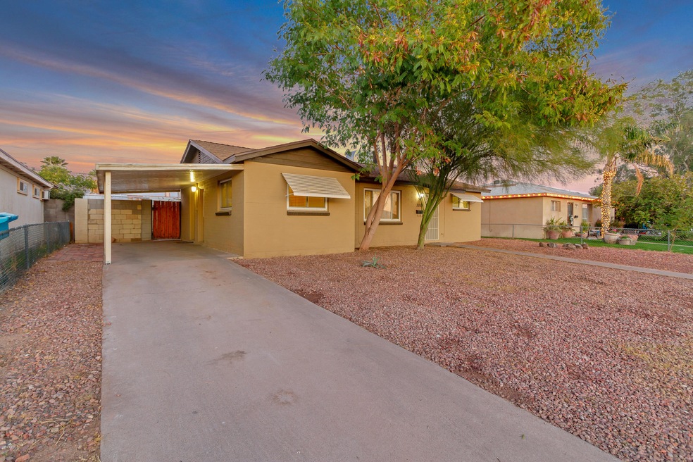 3018 W Lawrence Ln - twilight-2220