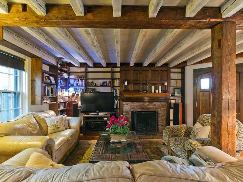 Living Room. Spacious Living Room...