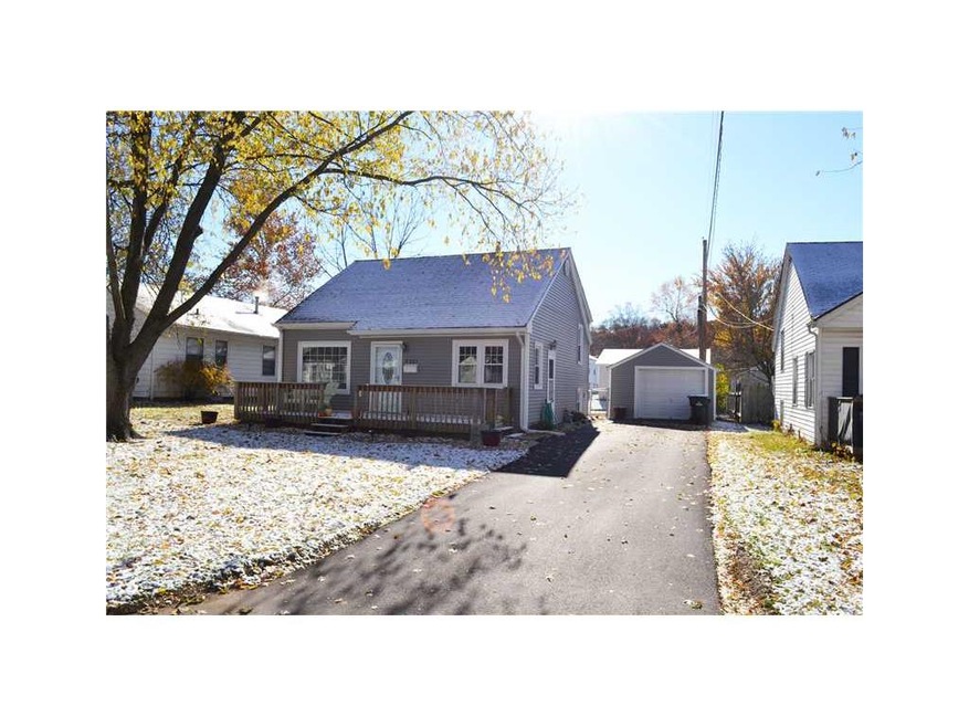 Facade/Exterior Front. New vinyl siding, big front