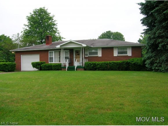 282 N Meadowlark Dr, Williamstown, WV 26187 - photo 1