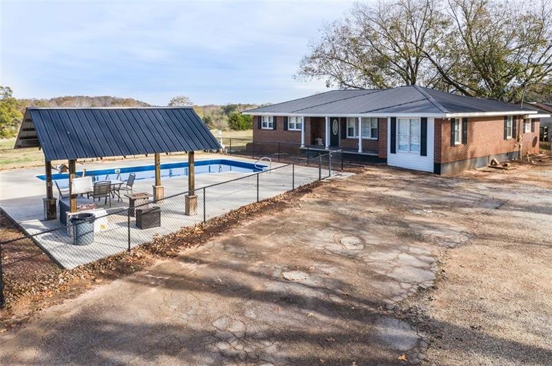 821 Highway 323, Gillsville, GA 30543 - photo 1