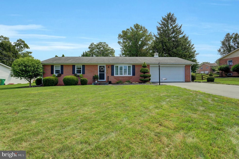 2924 Adams Dr, Chambersburg, PA 17201 - photo 1