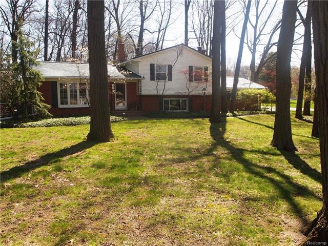 Beautiful Quad-level on Park-like 2 Acre Site