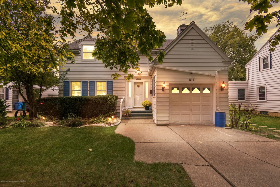 811-N-Foster-Ave-Lansing-windowstill-1
