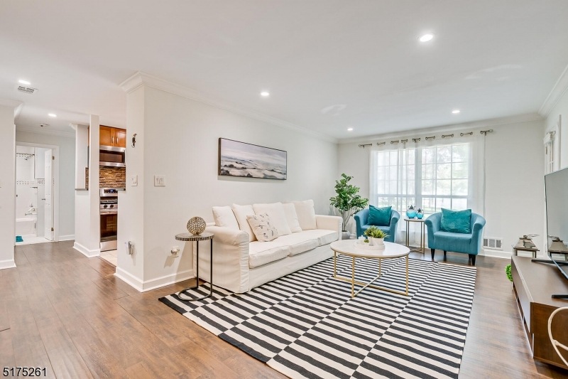 22 Juniper St unit 2A1, Jersey City, NJ 07305 - photo 1