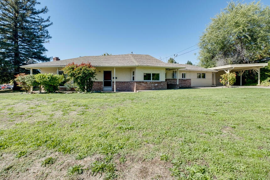 904 NE 9th-1