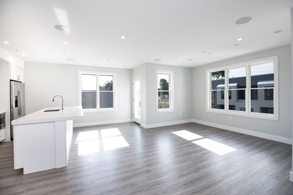 151 Hancock St unit 16, Quincy, MA 02171 - photo 1