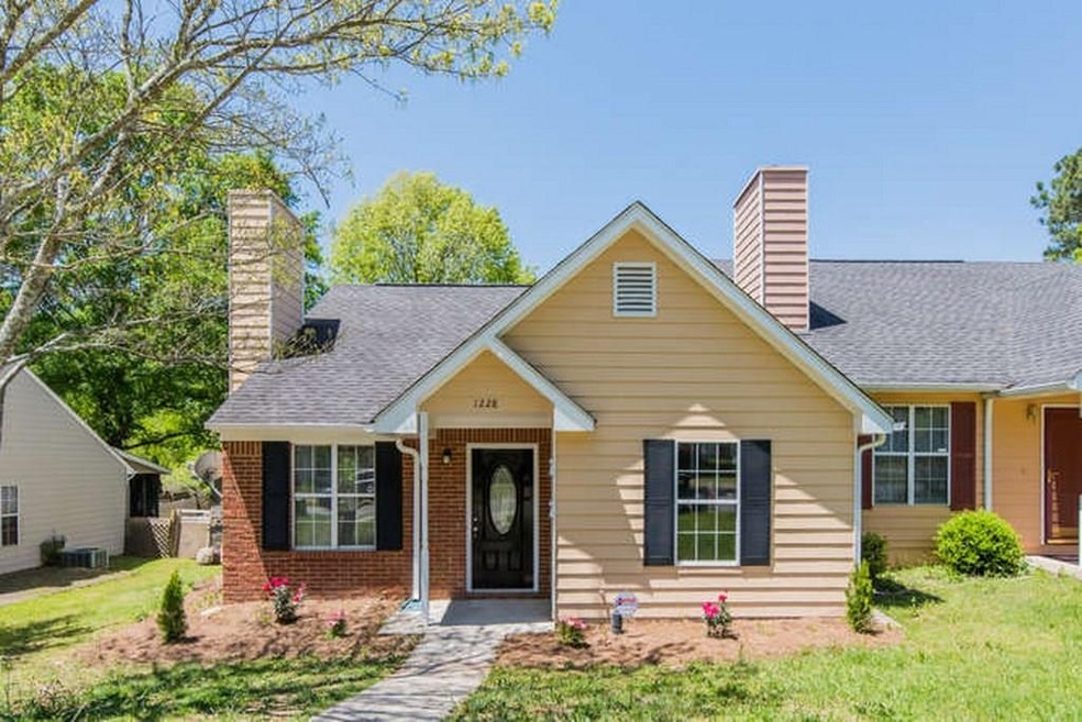 CHARMING TOWNHOME LOCATED IN MARIETTA'S SCRIPPS CO