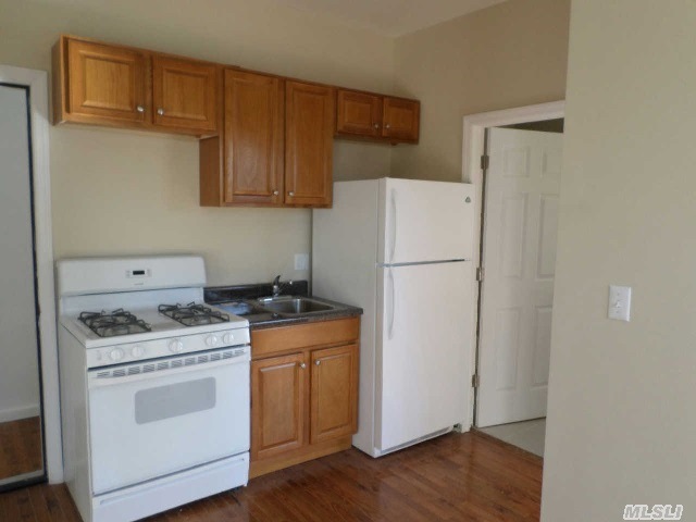 24402 Jericho Turnpike, Floral Park, NY 11001 - photo 1
