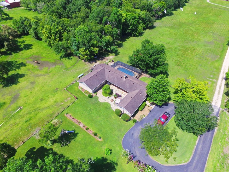 Gorgeous 7 acres in the heart of Pearland.