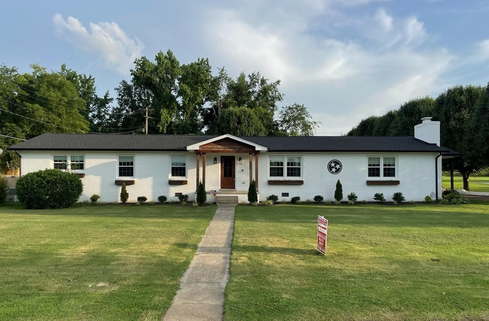 307 Cloverdale Rd, Shelbyville, TN 37160 - photo 1