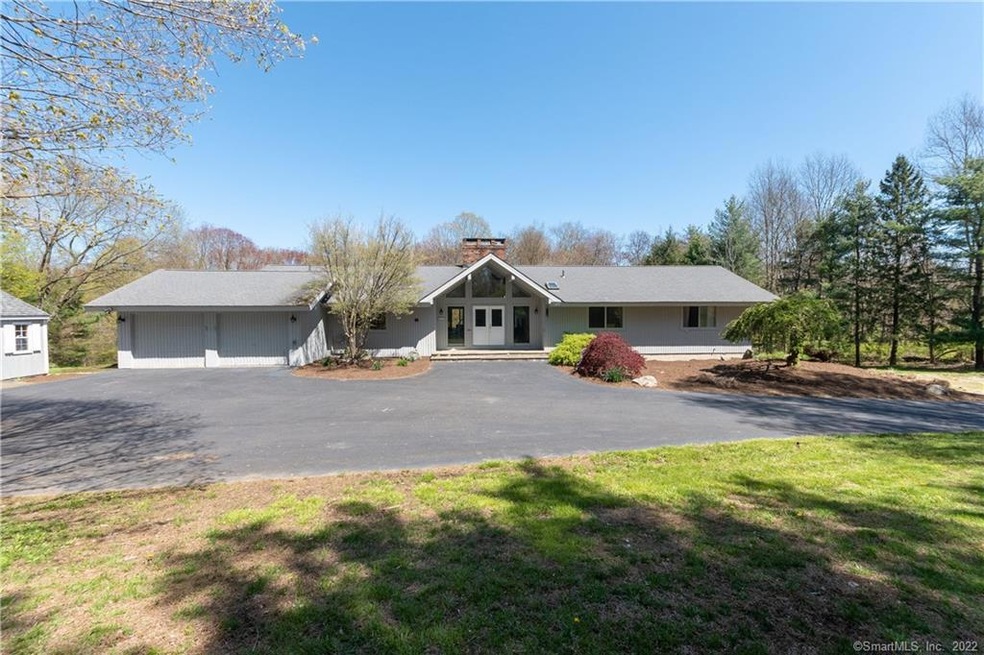 Welcome to 184 Lonetown Road, Redding