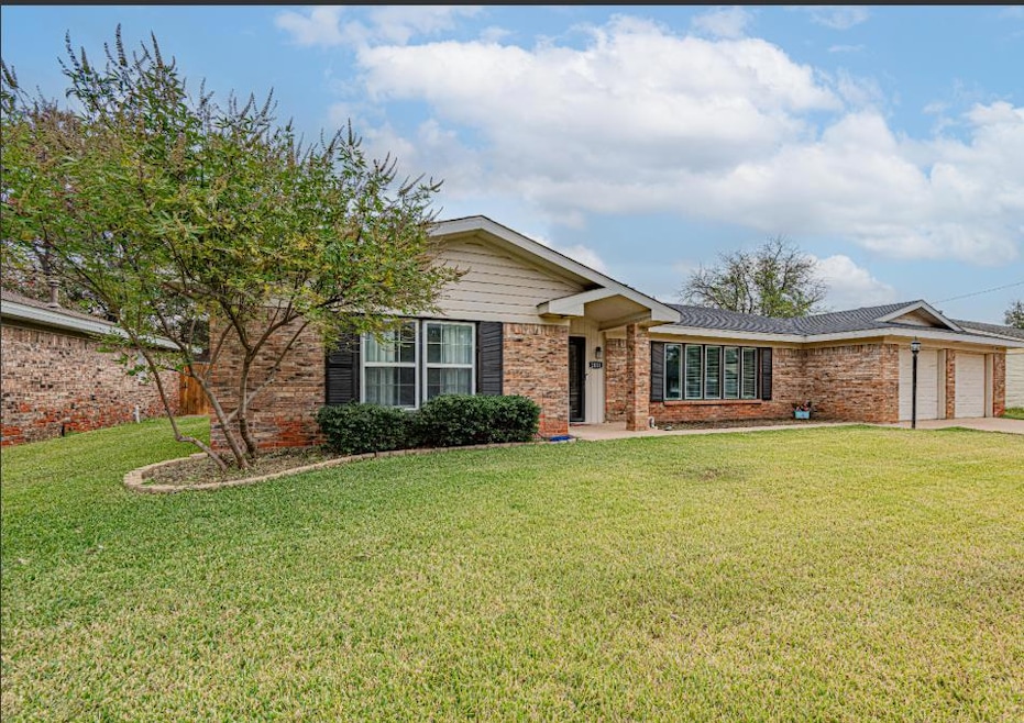 2811 Durant Dr, Midland, TX 79705 - photo 1