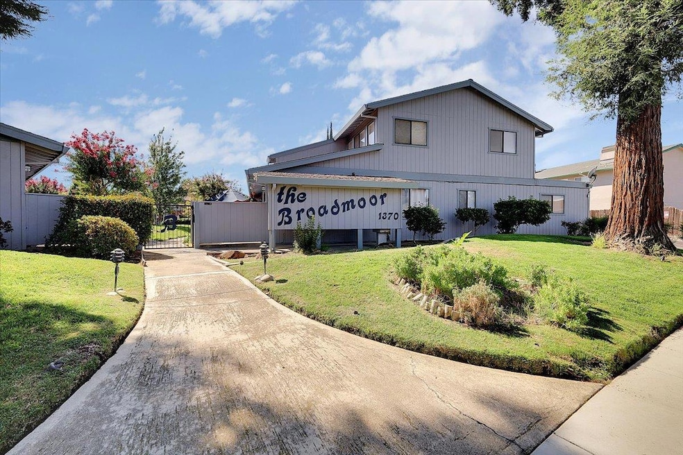 1370 Dustin Dr unit 14, Yuba City, CA 95993 - photo 1