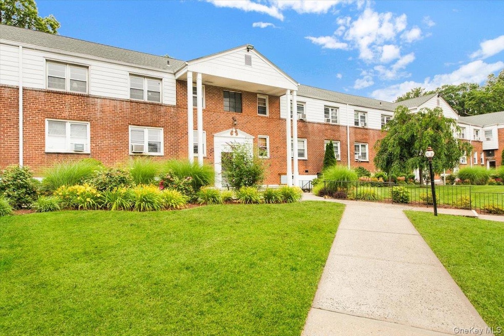 10 South Rd unit 2F, Harrison, NY 10528 - photo 1