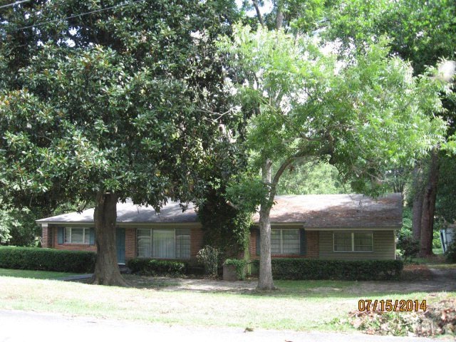 411 Jackson St E, Douglas, GA 31533 - photo 1