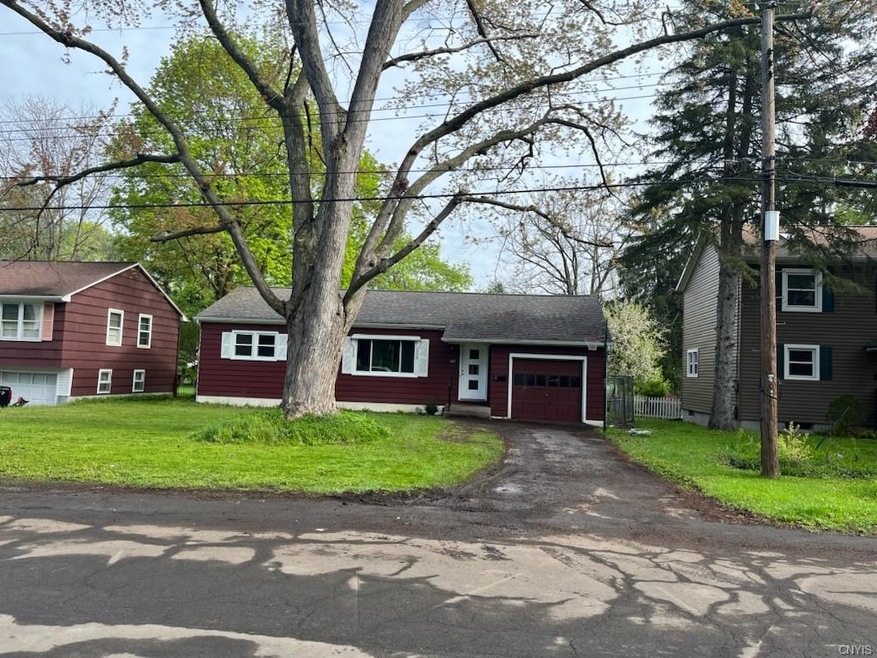 Welcome to 121 Edna Rd!