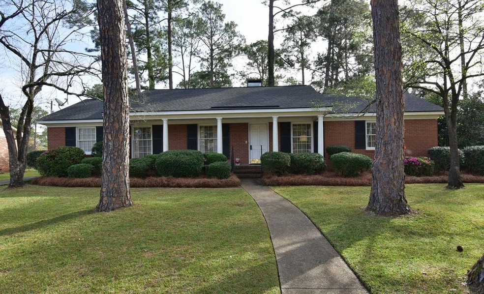 1914 Robinhood Rd, Albany, GA 31707 - photo 1