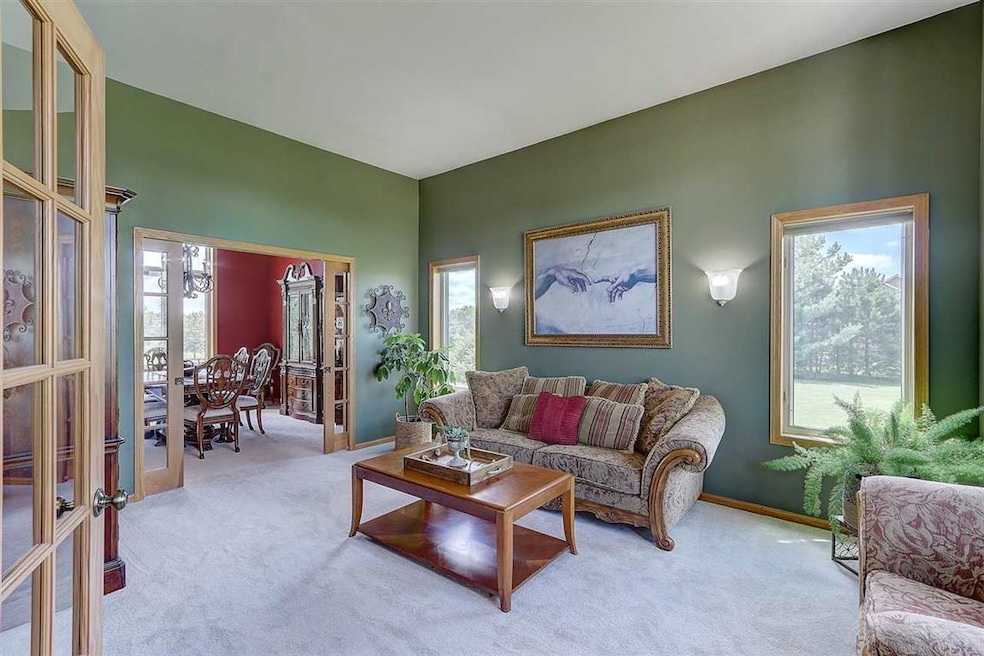 W2857 Pine Ridge Ct, Belleville, WI 53508 - photo 1