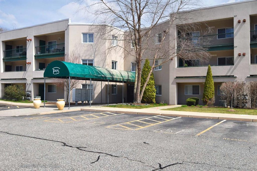 31 Devereux St unit 305, Providence, RI 02909 - photo 1