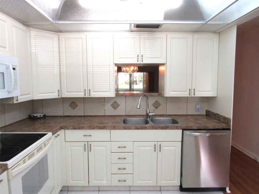 2804 Victoria Way unit E1, Coconut Creek, FL 33066 - photo 1