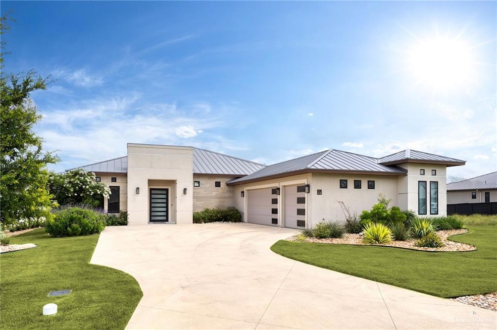 For Sale $1,058,000