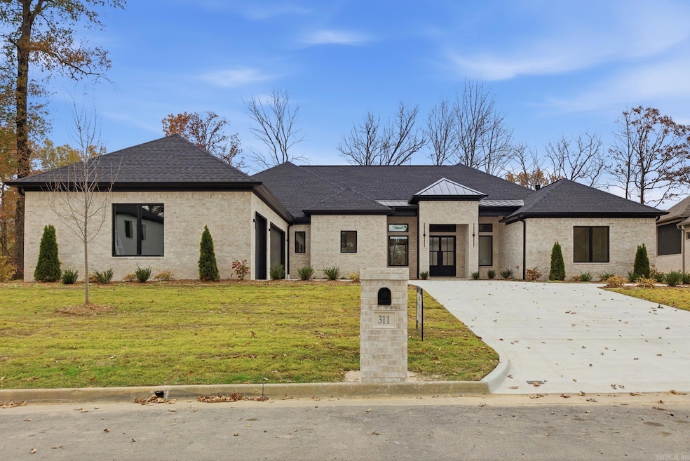 311 Devoe Bend Dr, Maumelle, AR 72113 - photo 1