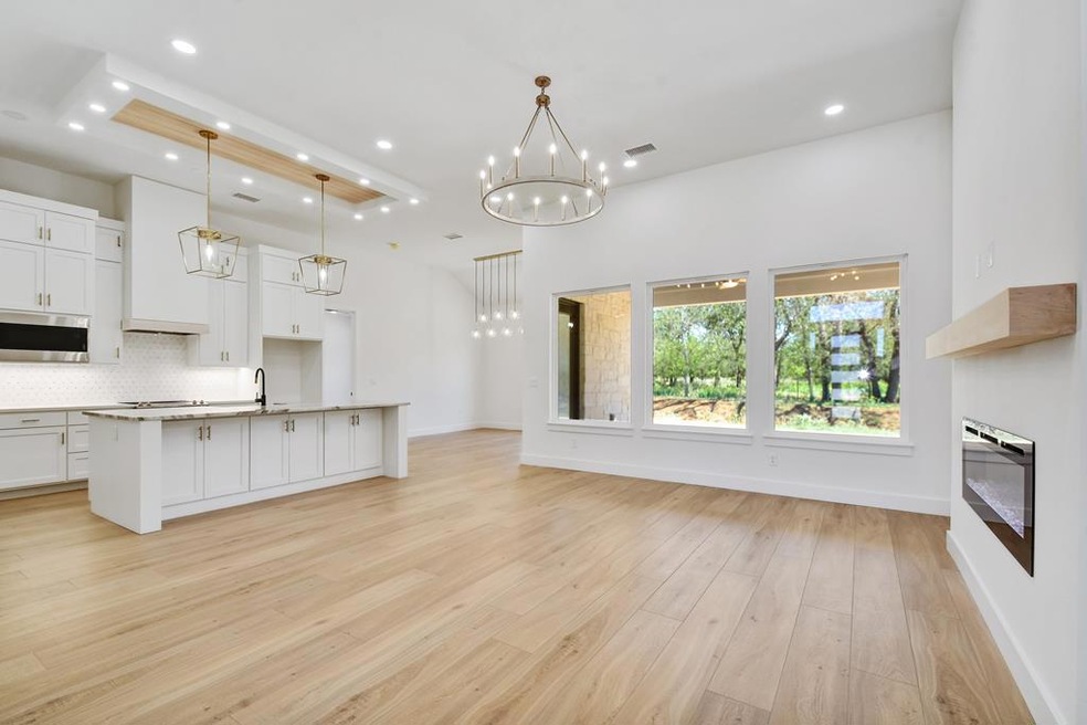 643 Grace Ln, Fredericksburg, TX 78624 - photo 1