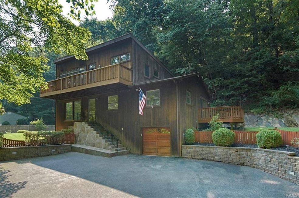 24 Quaker Bridge Rd, Croton On Hudson, NY 10520 - photo 1