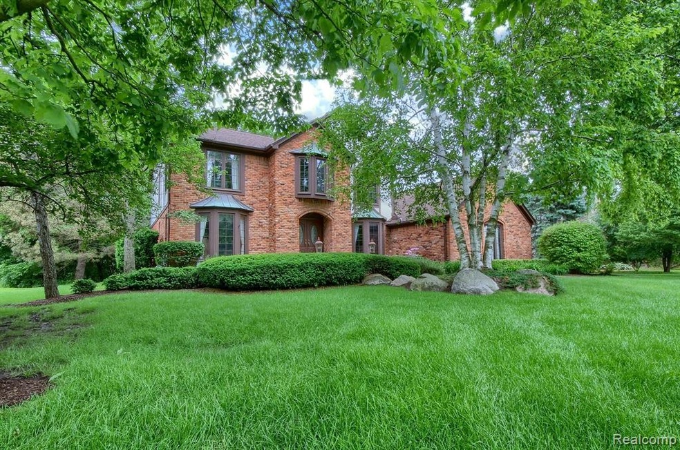 1703 Brandywine Dr, Bloomfield Hills, MI 48304 - photo 1
