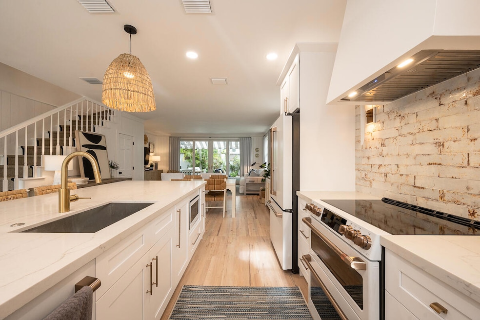 619SimontonSt7-kitchen