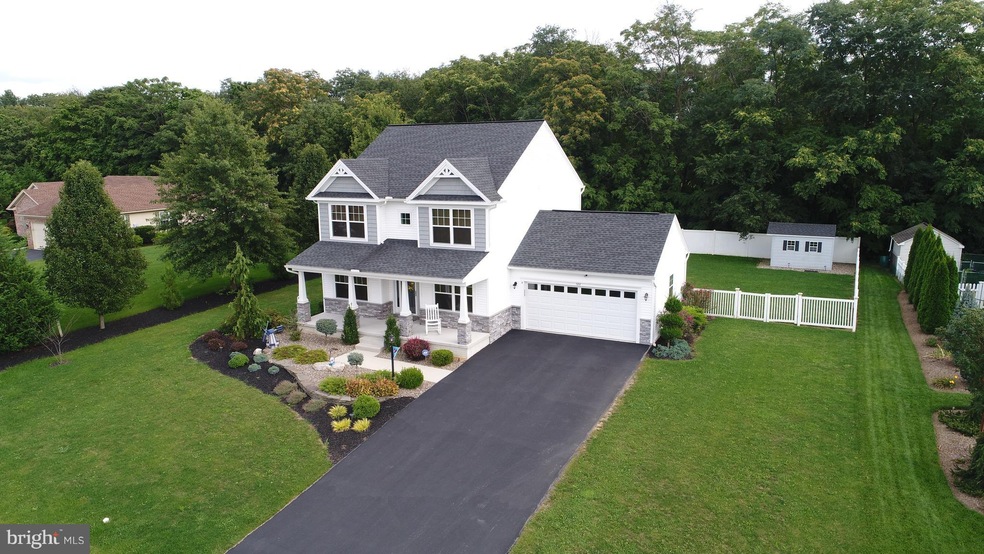 588 Governors Ct, Chambersburg, PA 17201 - photo 1