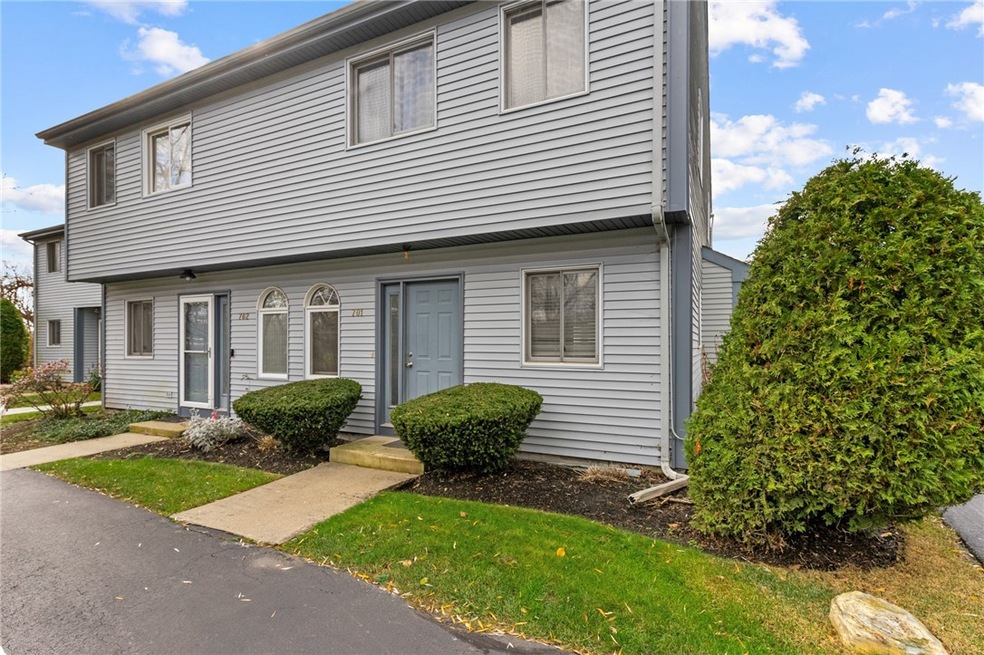 511 Child St unit 701, Warren, RI 02885 - photo 1