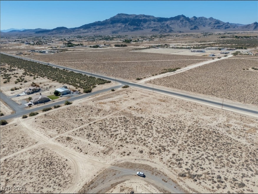 920 W Badger Cir, Pahrump, NV 89060 - photo 1